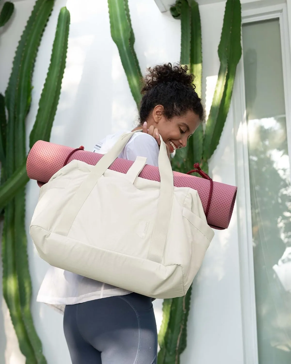 BAGSMART BAGSMART Gym Bag for Women, Carry on Weekender Overnight Bag, Travel Duffel Bags with Trolley Sleeve, Personal Item Travel Bag Tote Bag Workout Dance Bag(Light Beige,Medium)