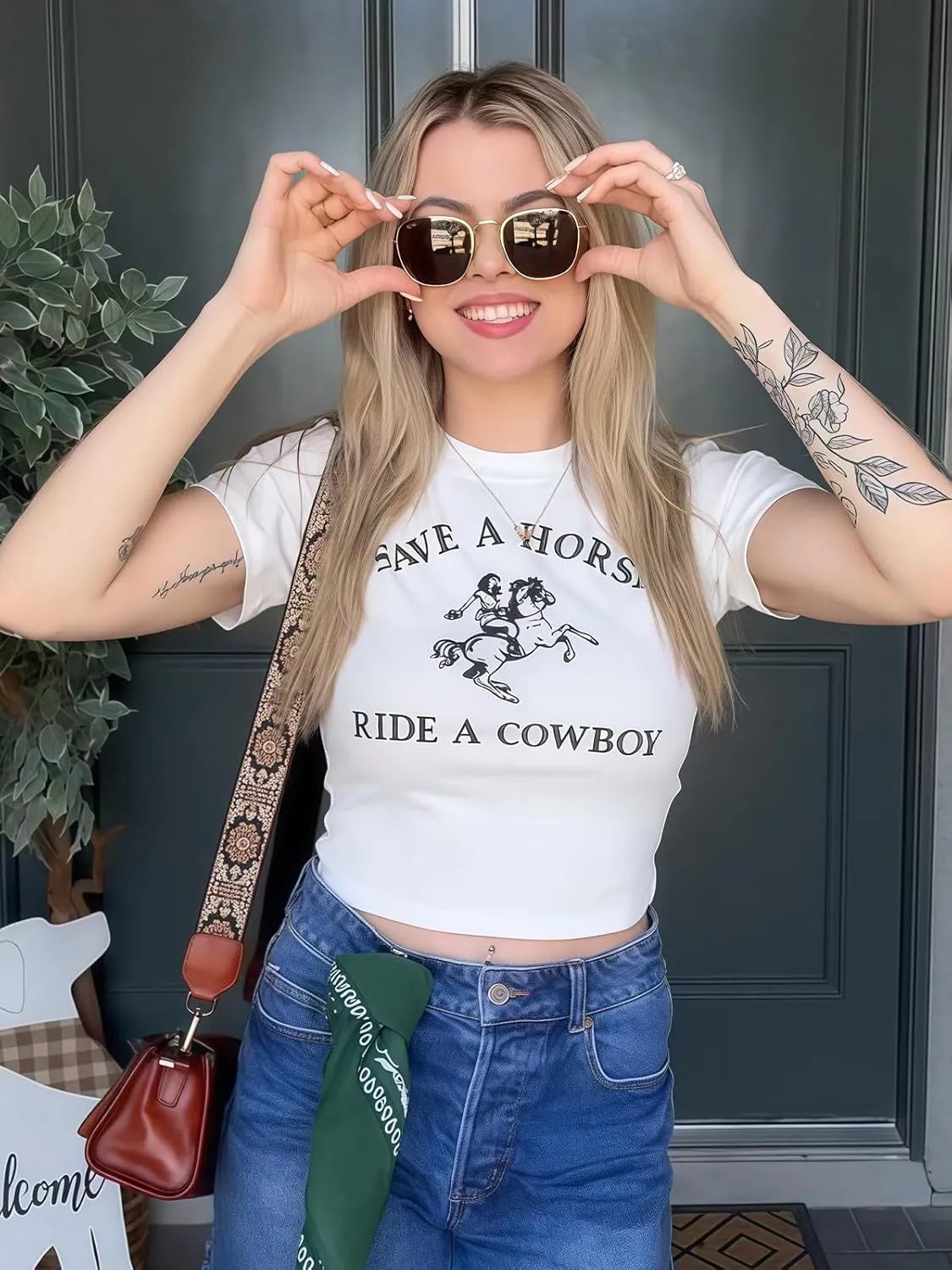 Cowgirl Outfits for Women Crop Tops for Teen Girl Y2k Clothes Cowboy Country Concert Graphic Tee Tpos