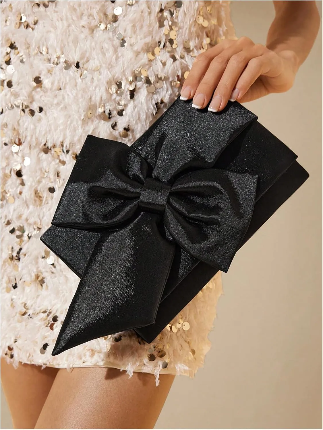 QWINEE Women's Elegant Bow Knot Clutch Purse Flap Magnet Small Handbag with Chain Strap