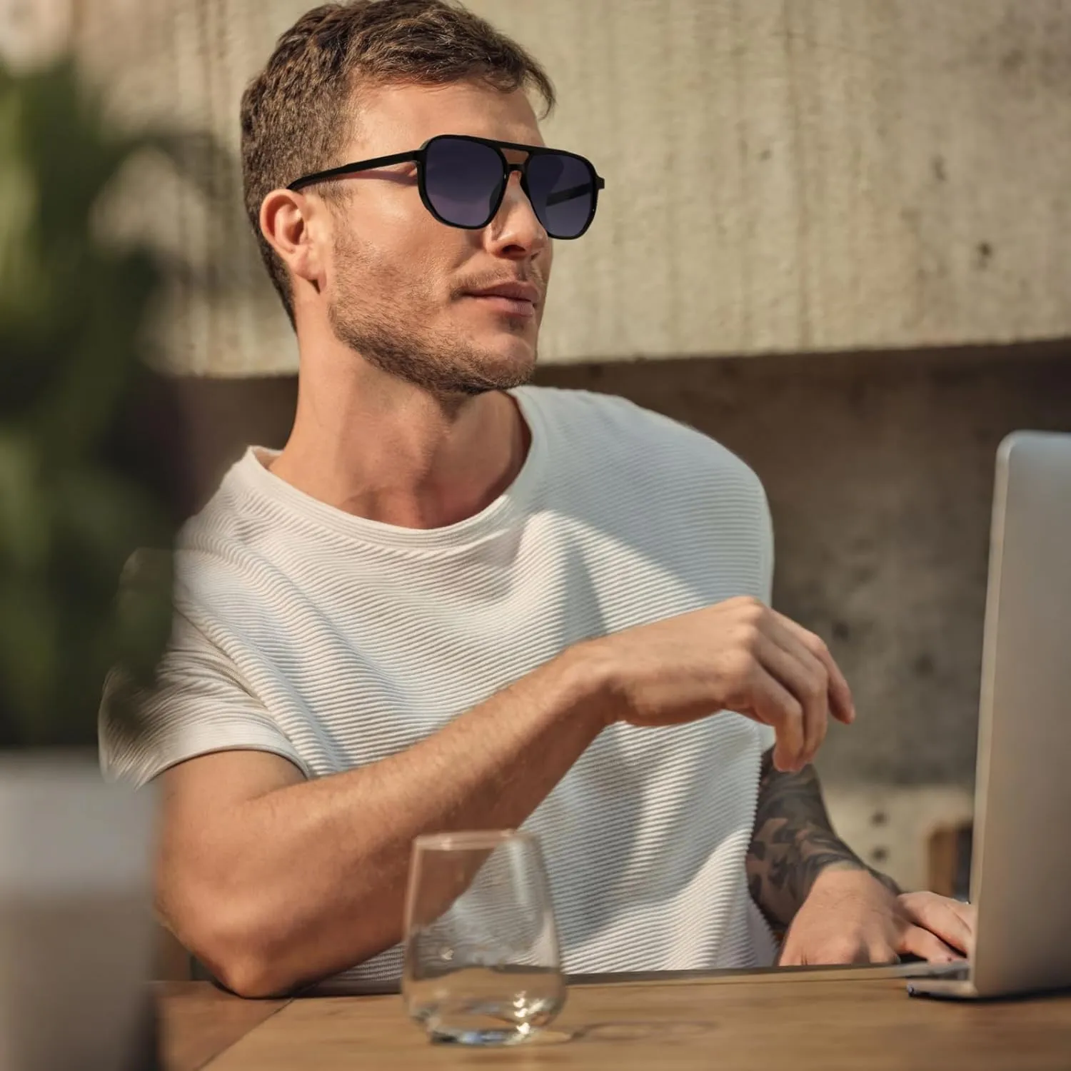 Retro Aviator Sunglasses for Women & Men Lightweight Square Shade UV400 Protection Unisex Sun Glasses Frame