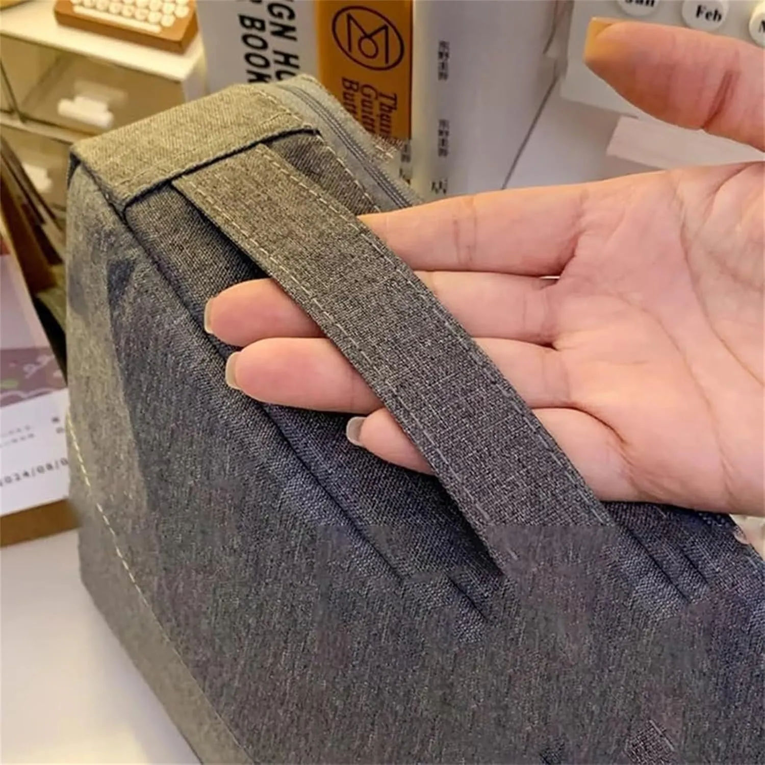Standing Makeup Bag, Portable, Large Capacity, Doresty Stand up Makeup Bag, Vertical Large Opening Waterproof Multifunctional Make up Bags with Compartments, Travel-Friendly (Gray)